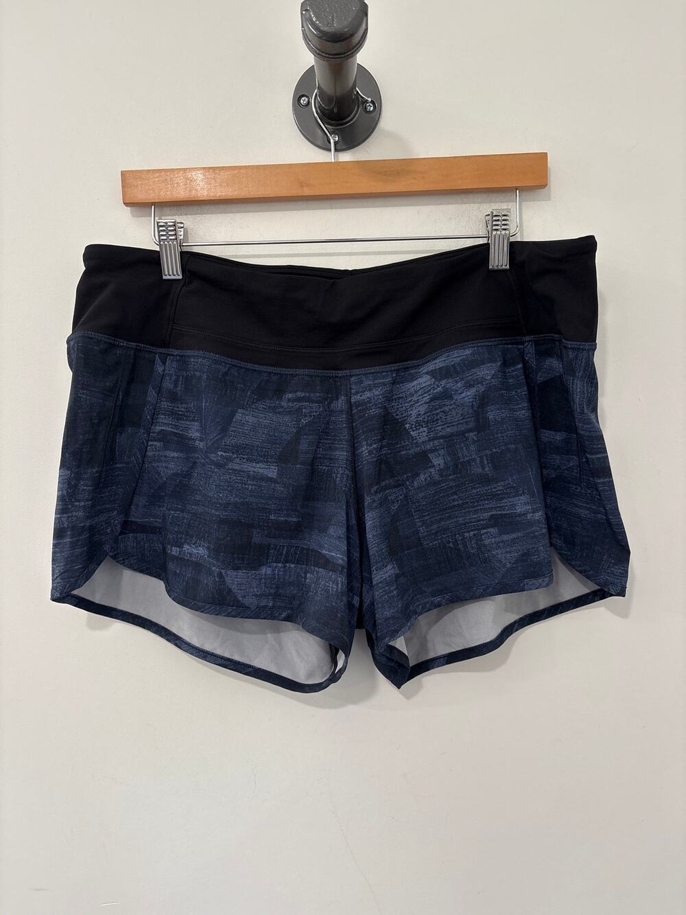 Lululemon Run Times Shorts Blue Pattern Print Size 10